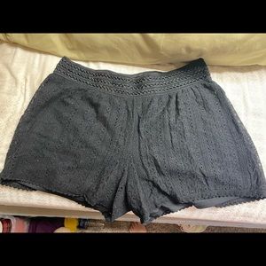 Maurice’s lace/ crocheted fabric short size 20w